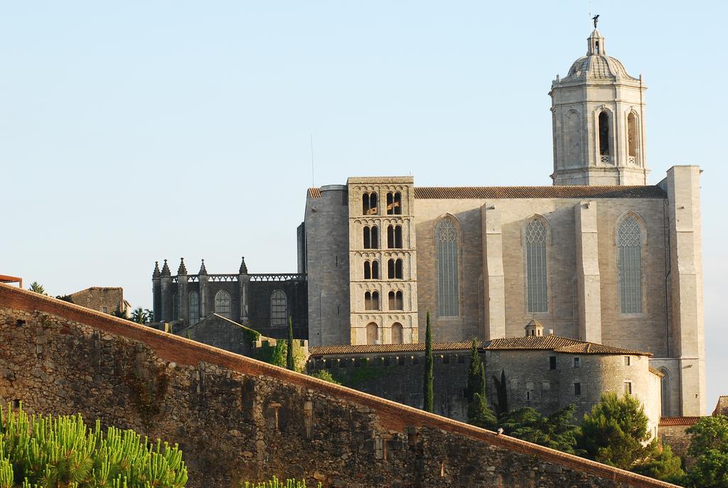 Villa Montjuic Girona خيرونا المظهر الخارجي الصورة